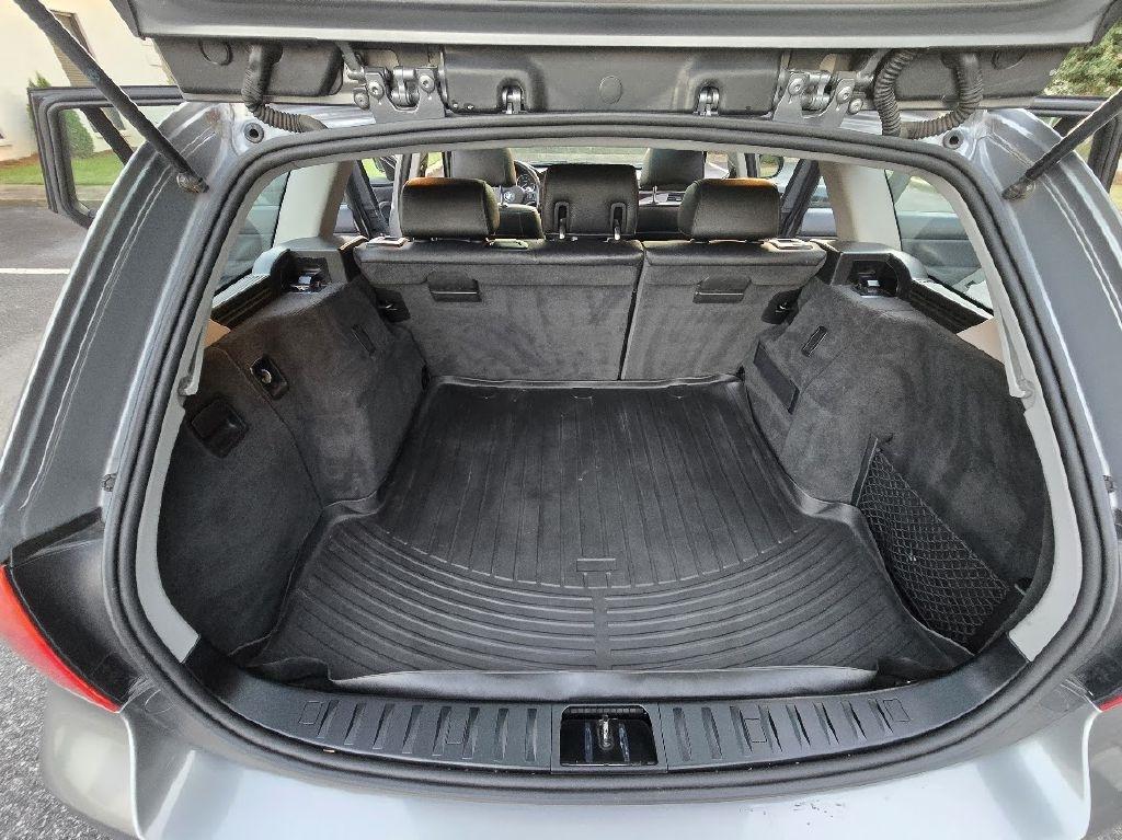 BMW 3-Series Sport Wagon 328i xDrive 2011