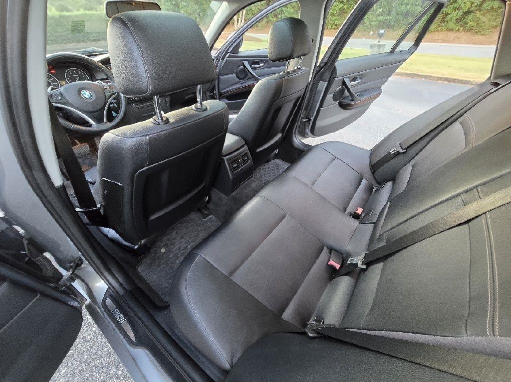 BMW 3-Series Sport Wagon 328i xDrive 2011