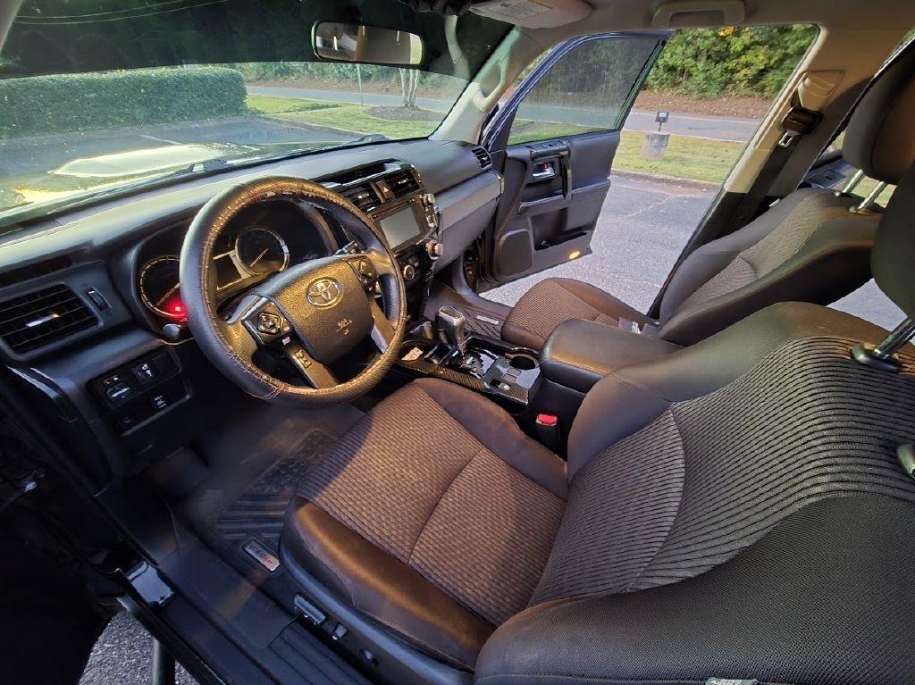 Toyota 4Runner SR5 4WD 2018
