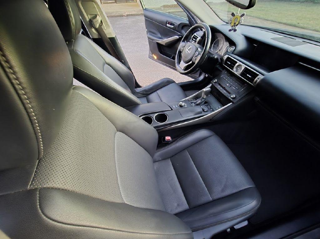 Lexus IS 200t 2016