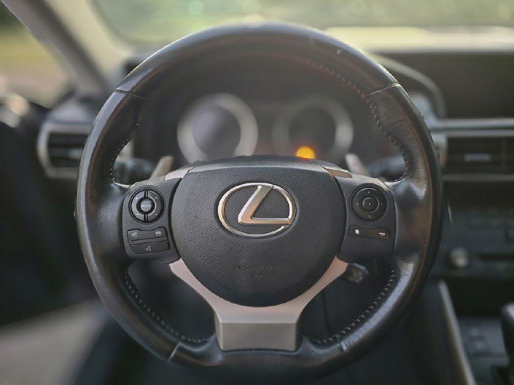 Lexus IS 200t 2016
