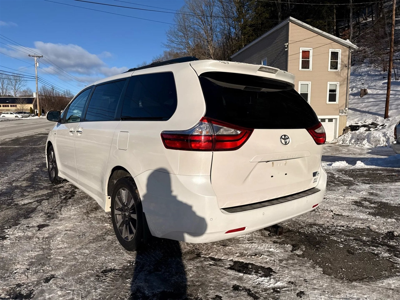 Toyota Sienna  2019