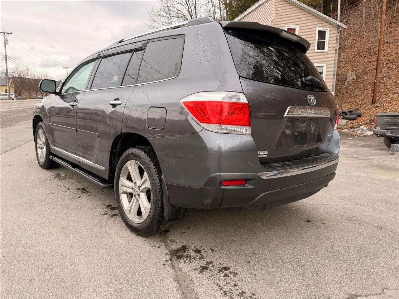 Toyota Highlander  2012