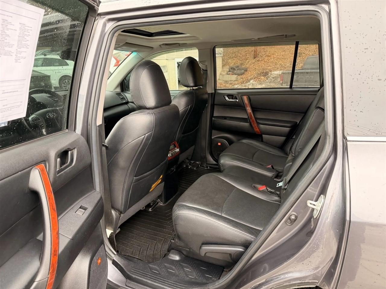 Toyota Highlander  2012