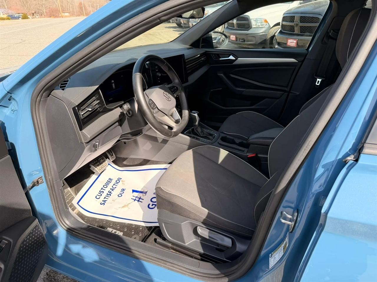 Volkswagen Jetta  2025