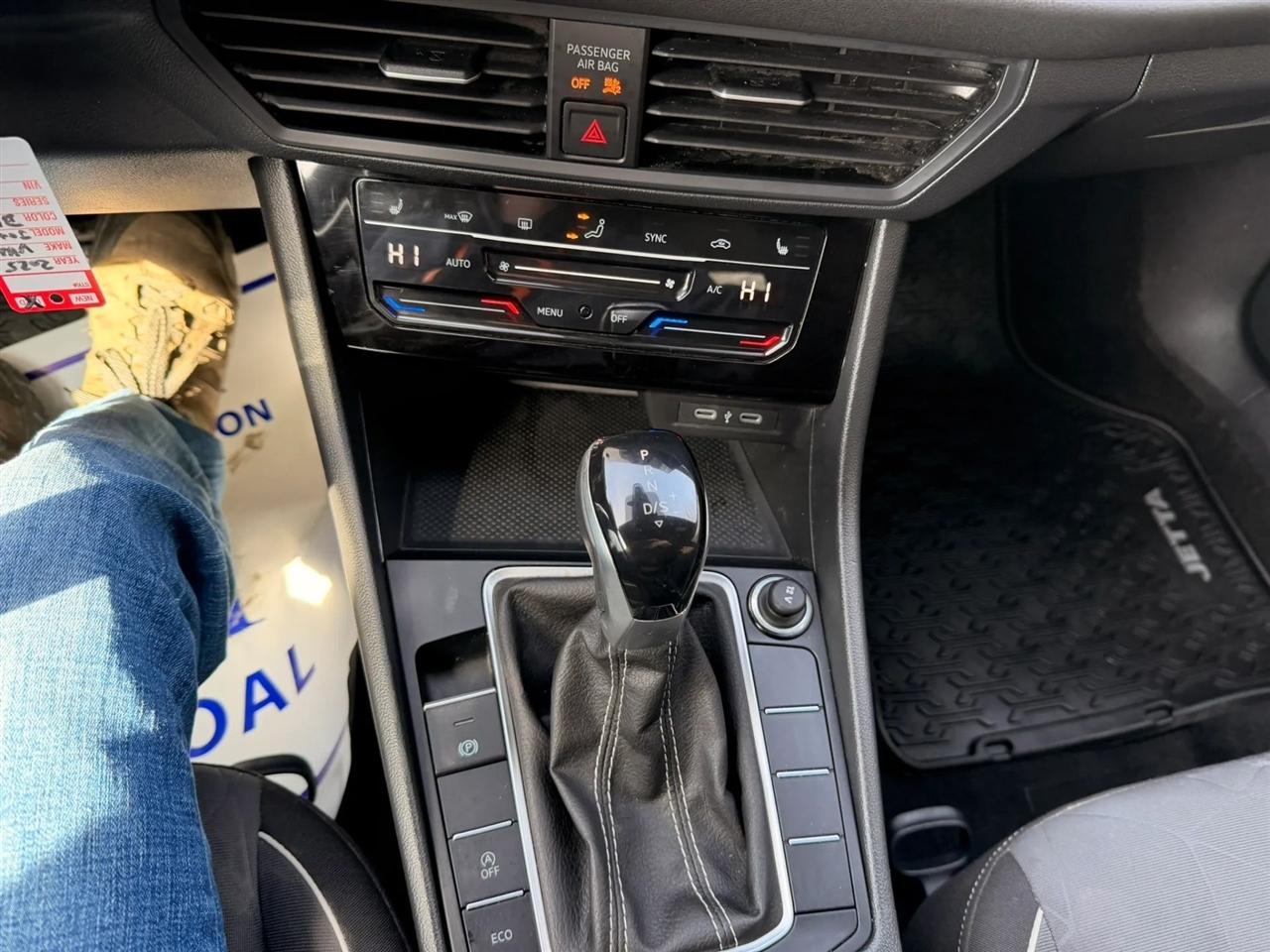 Volkswagen Jetta  2025