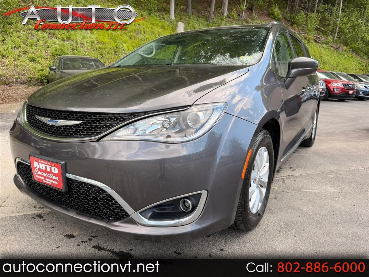 2018 Chrysler Pacifica Touring L Plus Minivan 4D