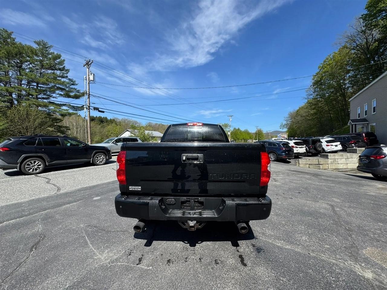 Toyota Tundra  2018