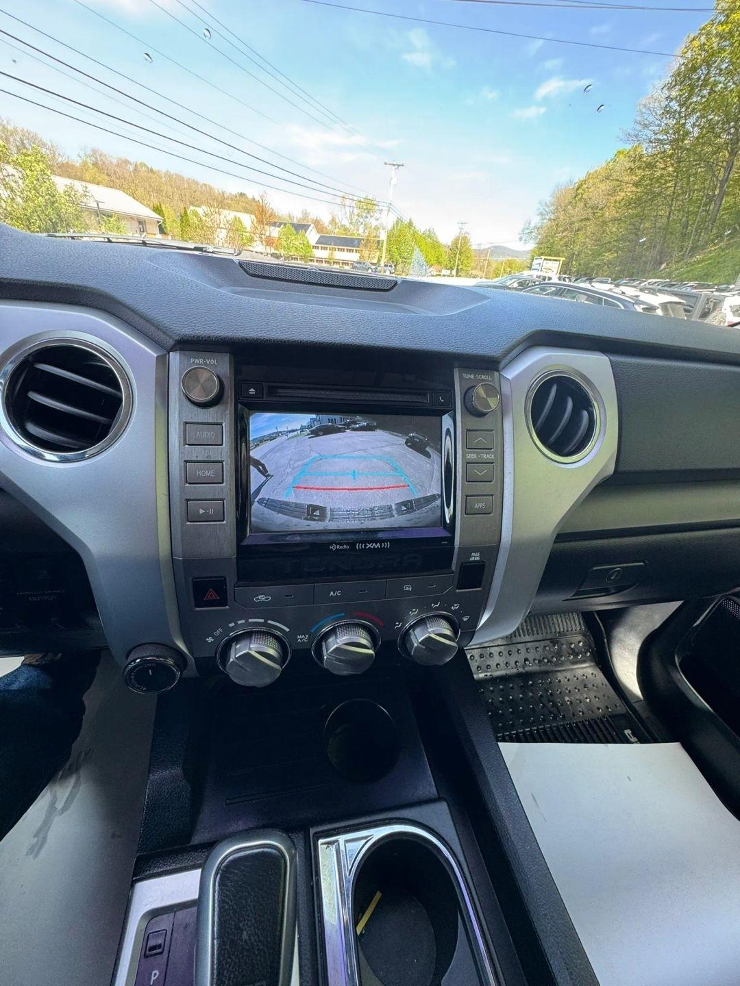 Toyota Tundra  2018