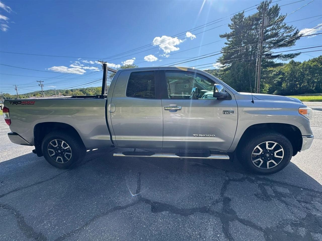 Toyota Tundra  2016
