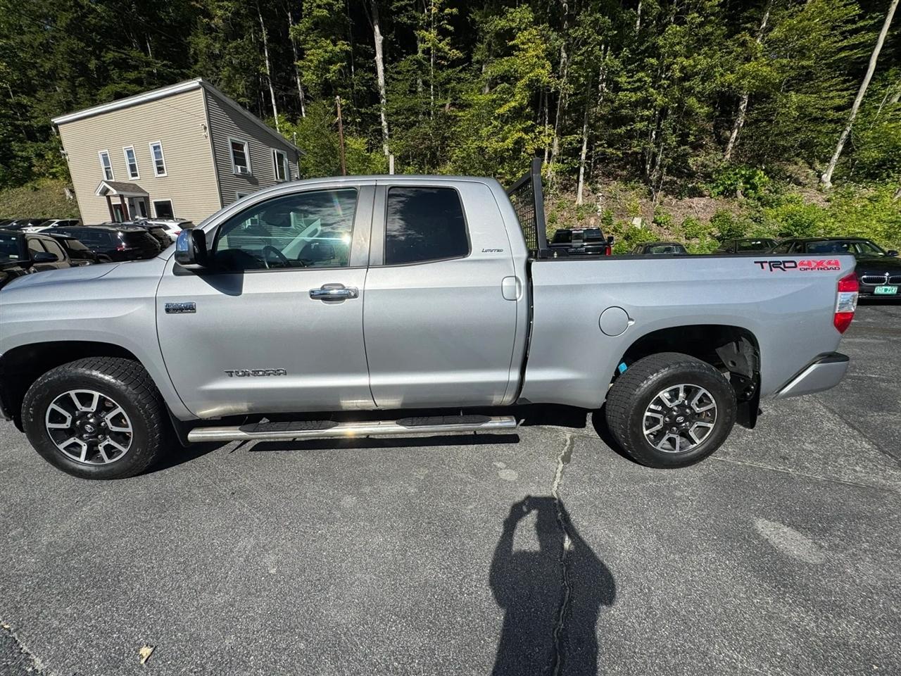 Toyota Tundra  2016