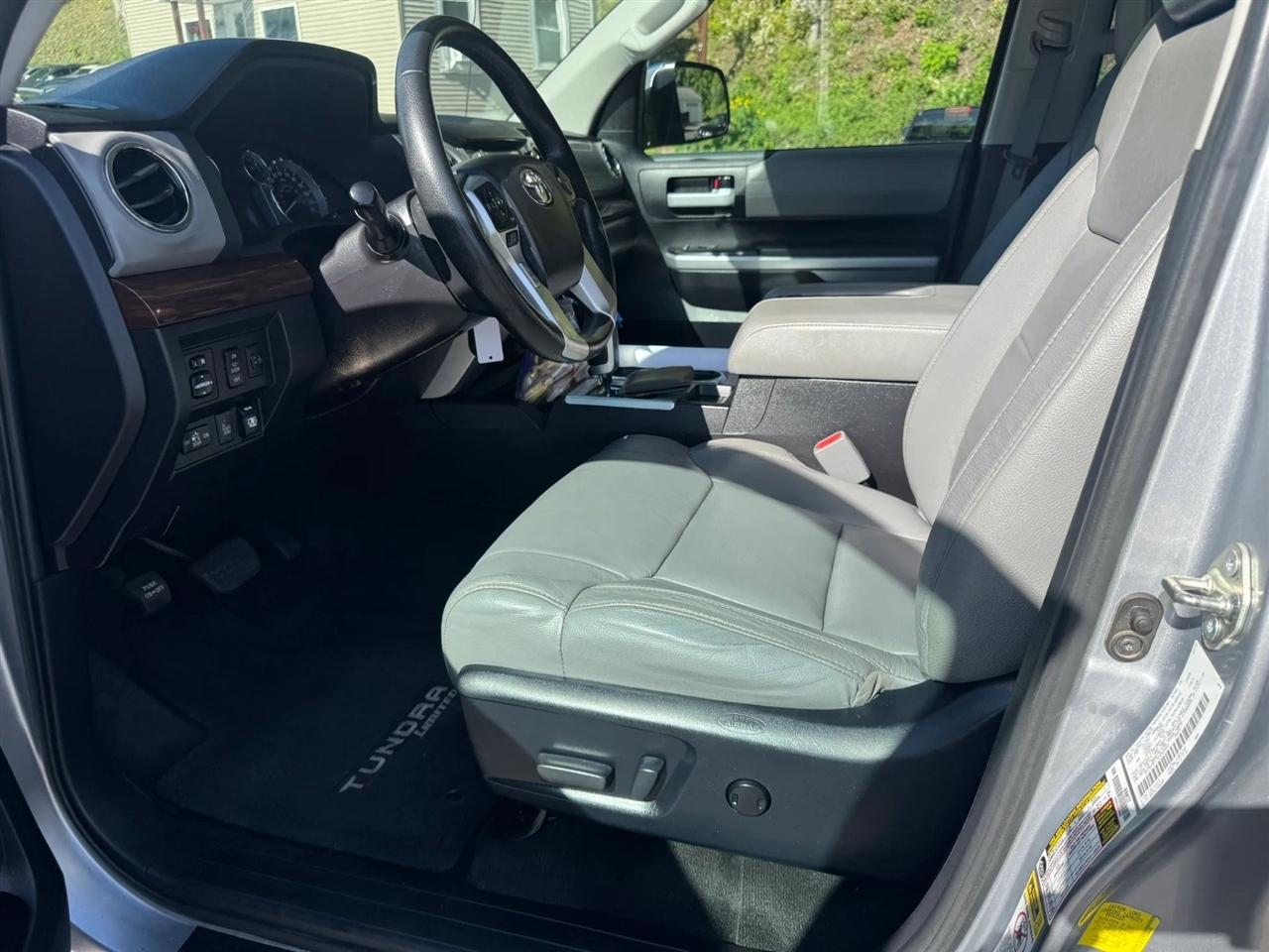 Toyota Tundra  2016