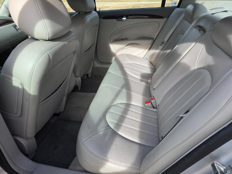 Buick Lucerne CXL 2011