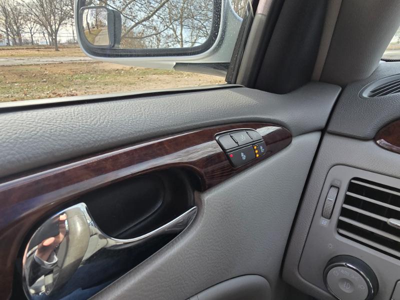 Buick Lucerne CXL 2011