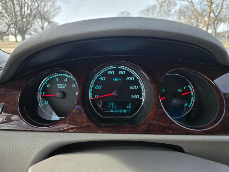 Buick Lucerne CXL 2011