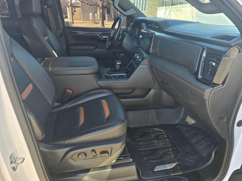 GMC Sierra 1500 AT4 Crew Cab 4WD 2023