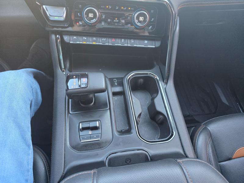 GMC Sierra 1500 AT4 Crew Cab 4WD 2023