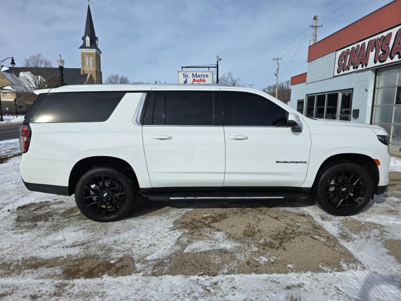 Chevrolet Suburban LT 4WD 2022
