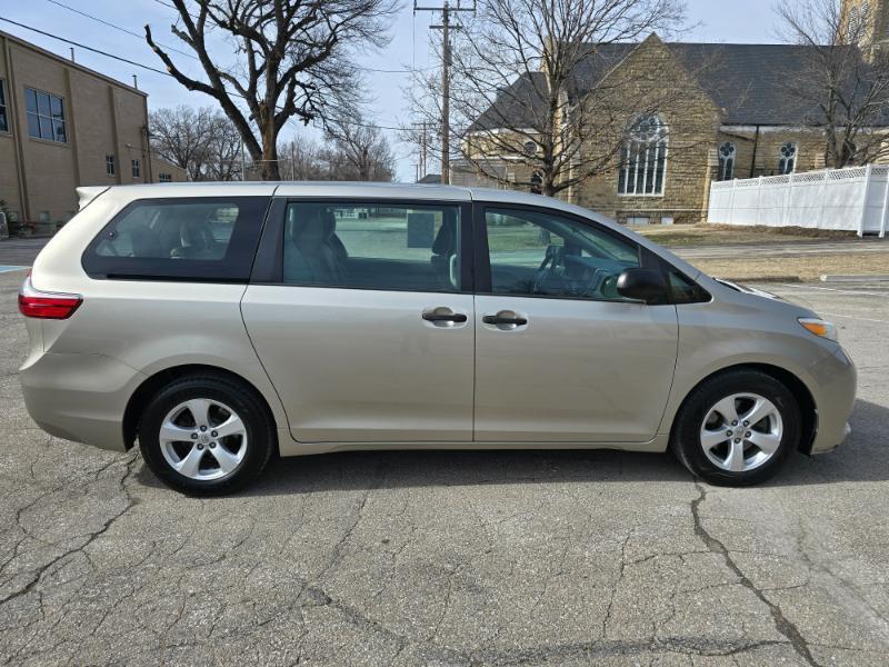 Toyota Sienna L 7-Passenger 2017