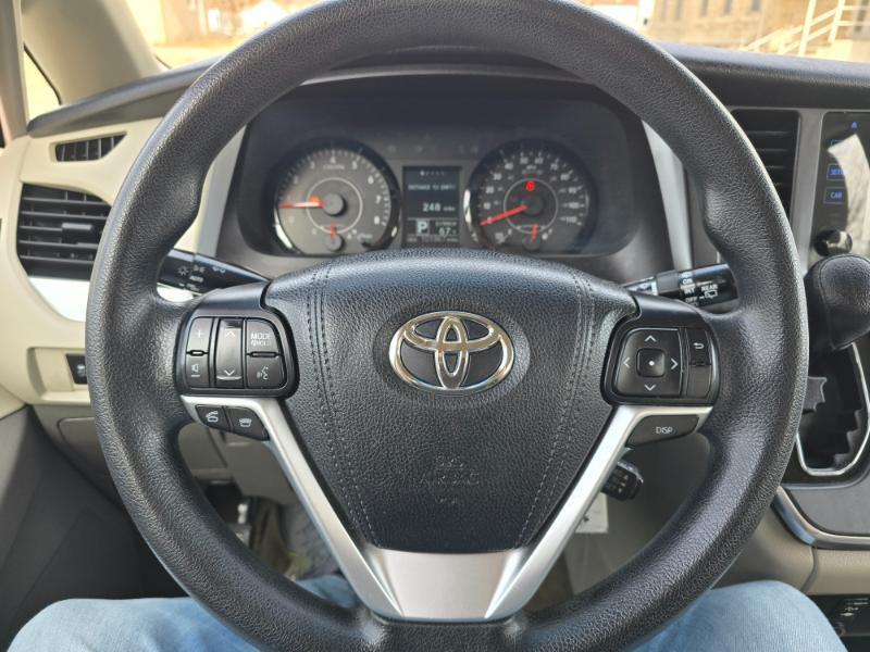 Toyota Sienna L 7-Passenger 2017