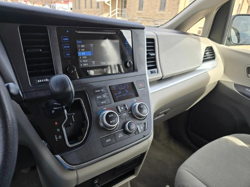 Toyota Sienna L 7-Passenger 2017