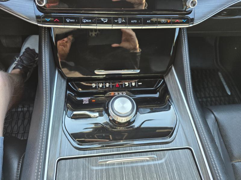 Jeep Wagoneer L Series II 4WD 2024