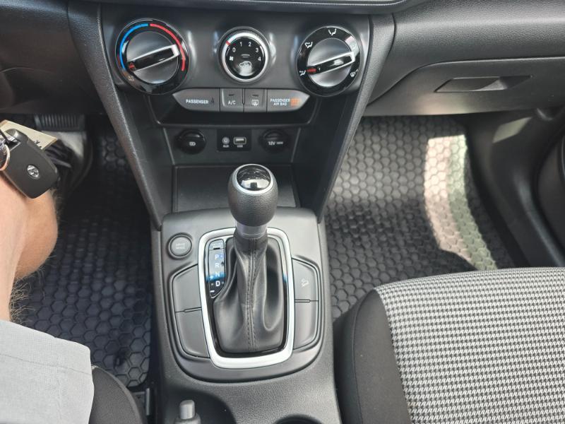 Hyundai Kona SE 2021