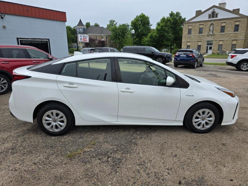 Toyota Prius LE 2021