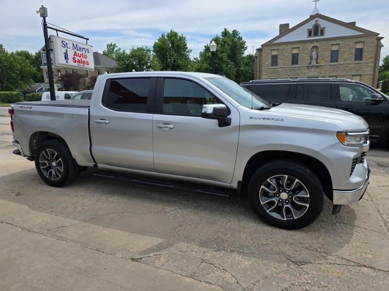 Chevrolet Silverado 1500 LT Crew Cab 4WD 2022