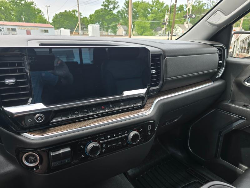 Chevrolet Silverado 1500 LT Crew Cab 4WD 2022