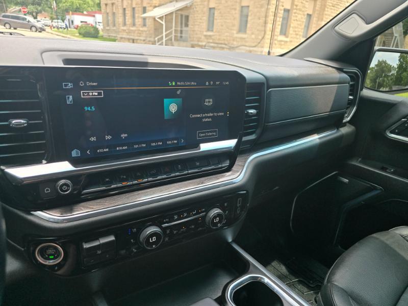 Chevrolet Silverado 1500 LTZ Crew Cab 4WD 2023