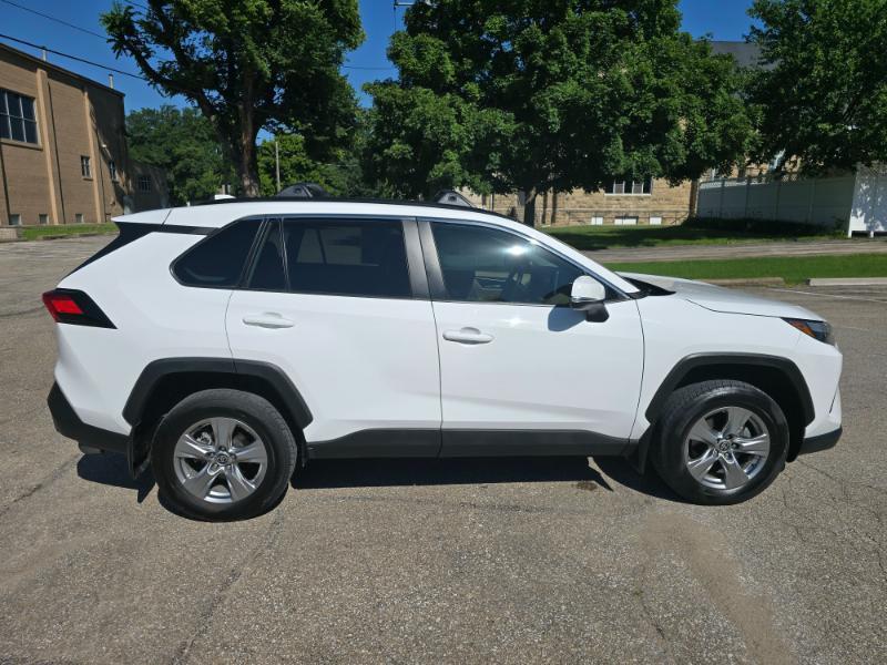 Toyota RAV4 XLE 2024