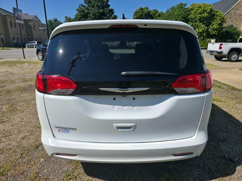 Chrysler Voyager LX 2024