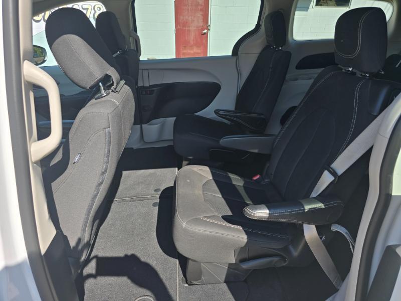 Chrysler Voyager LX 2024