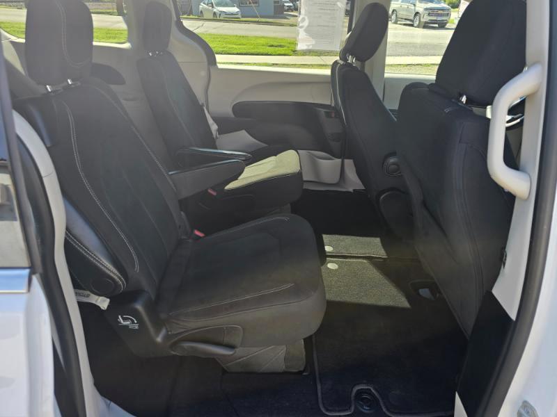 Chrysler Voyager LX 2024
