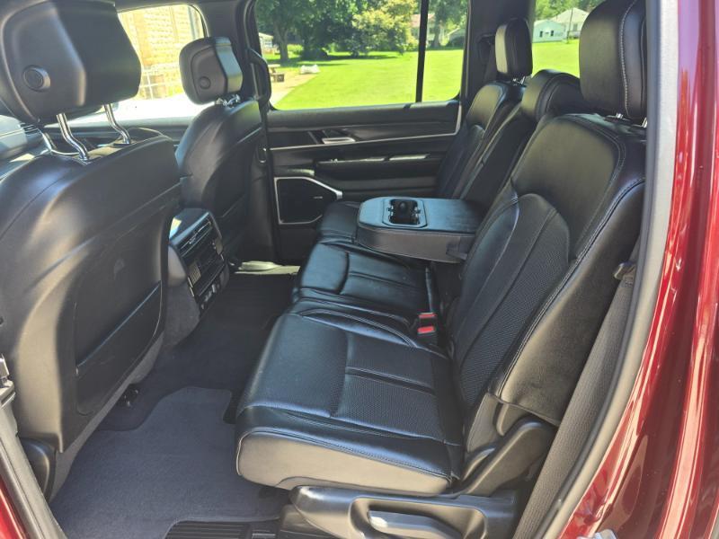 Jeep Wagoneer L Series II 4WD 2024