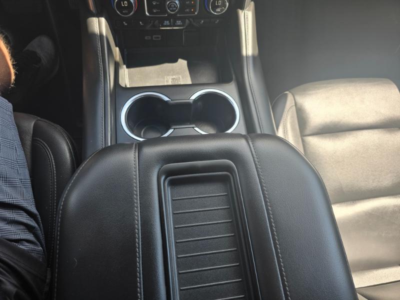 Chevrolet Suburban LT 4WD 2024