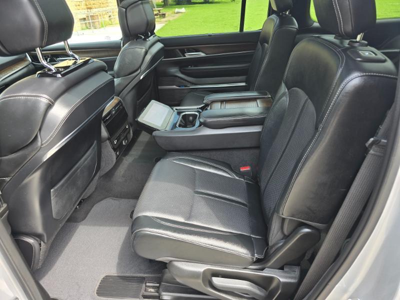 Jeep Grand Wagoneer  2024