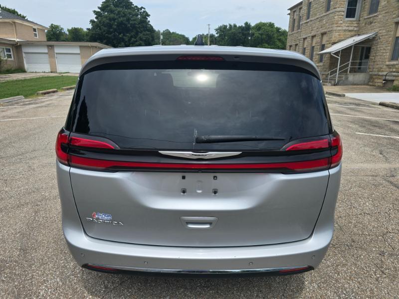 Chrysler Pacifica Touring L 2023