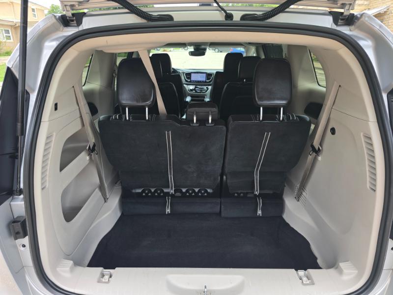 Chrysler Pacifica Touring L 2023