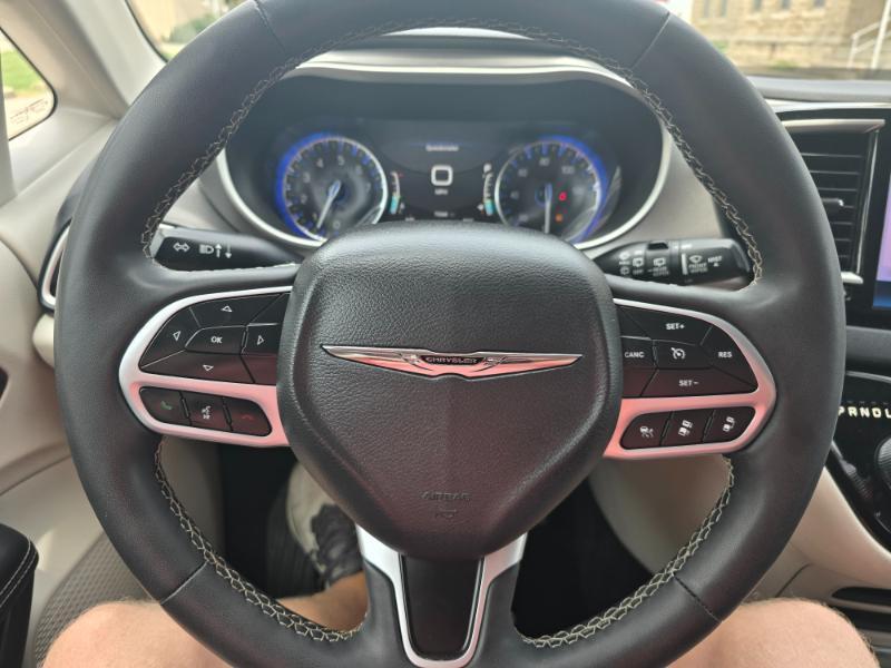 Chrysler Pacifica Touring L 2023