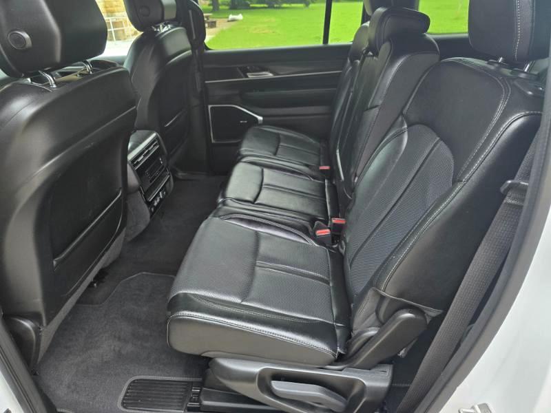 Jeep Wagoneer L Series II 4WD 2024