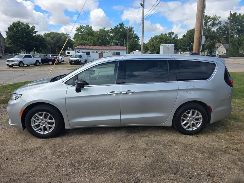 Chrysler Pacifica Touring L 2024