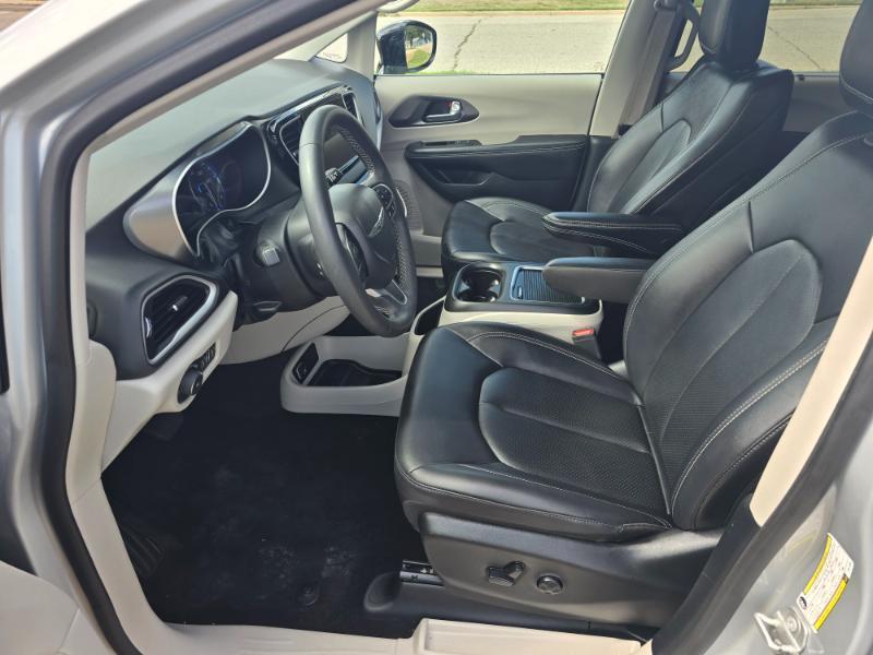 Chrysler Pacifica Touring L 2024