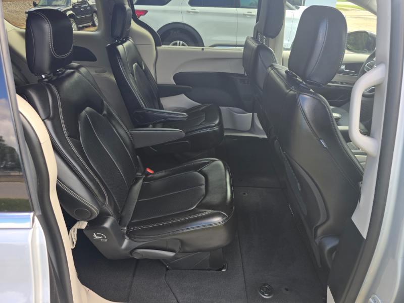 Chrysler Pacifica Touring L 2024