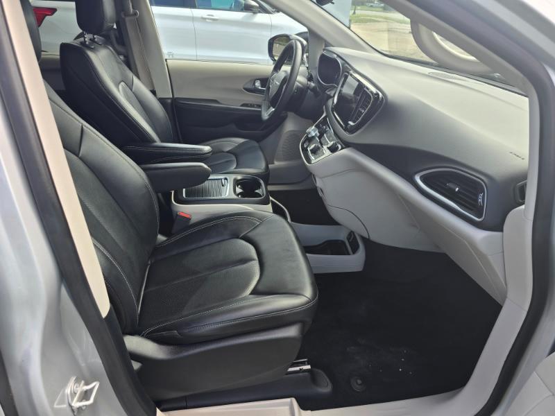 Chrysler Pacifica Touring L 2024