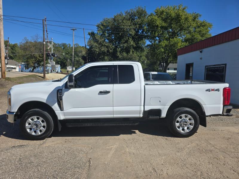 Ford F-250 SD XLT SuperCab 4WD 2024