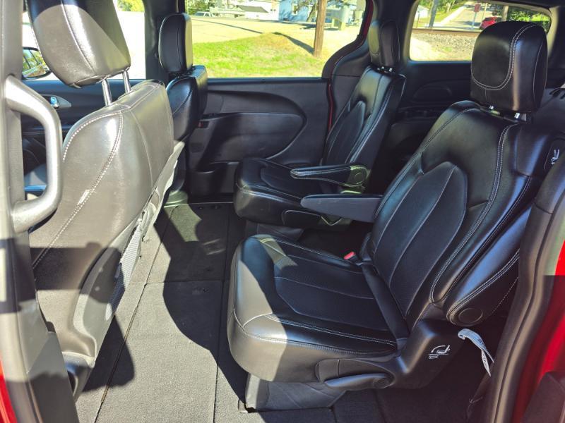 Chrysler Pacifica Select 2025