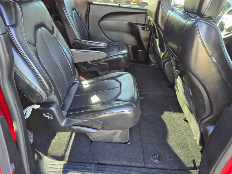 Chrysler Pacifica Select 2025
