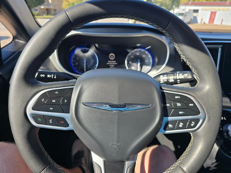 Chrysler Pacifica Select 2025